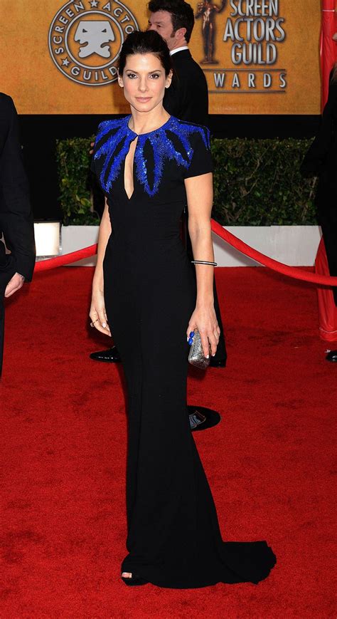 sandra bullock versace dress|Meer.